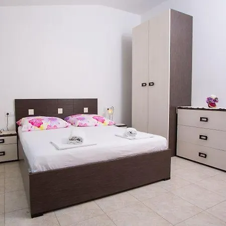 Dana Apartment