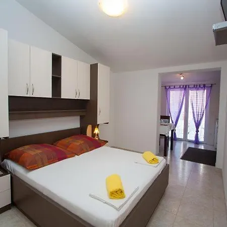 Apartment Dana Makarska
