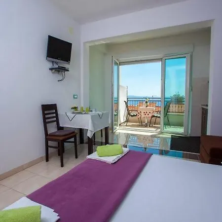 Dana Apartment *
