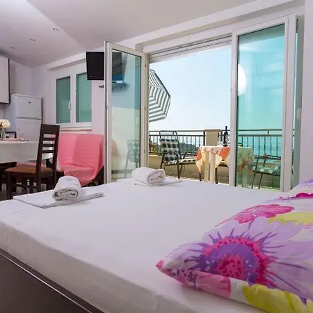 Dana Apartment