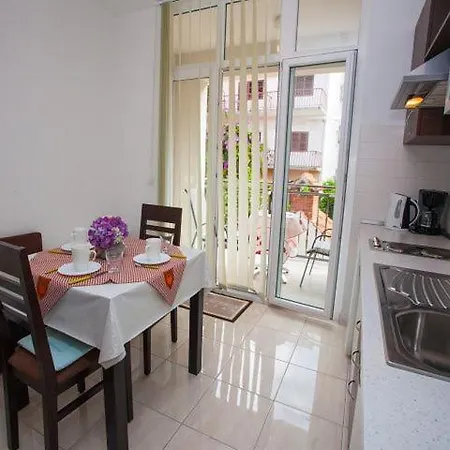 Apartment Dana Makarska