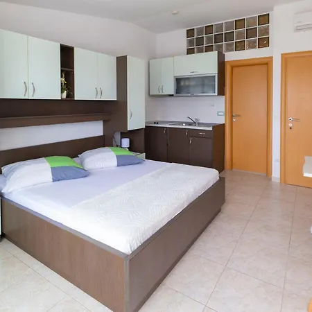 Apartman Dana *