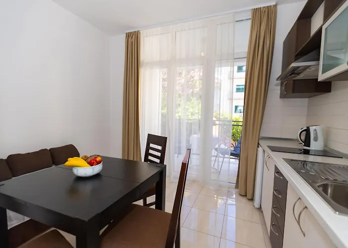 Dana Apartment *
